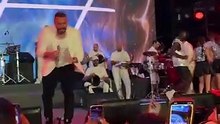 تامر حسني يشعل أجواء حفلته ضمن فعاليات مهرجان مراسي بمصر-