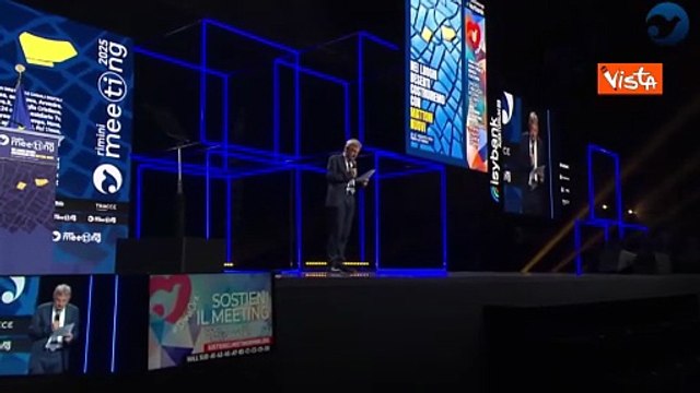 Lungo applauso per Meloni al Meeting di Rimini, la premier: Accoglienza commuovente