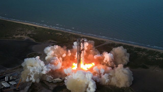 Starship logra desplegar satélites y amerizar en el Océano Índico
