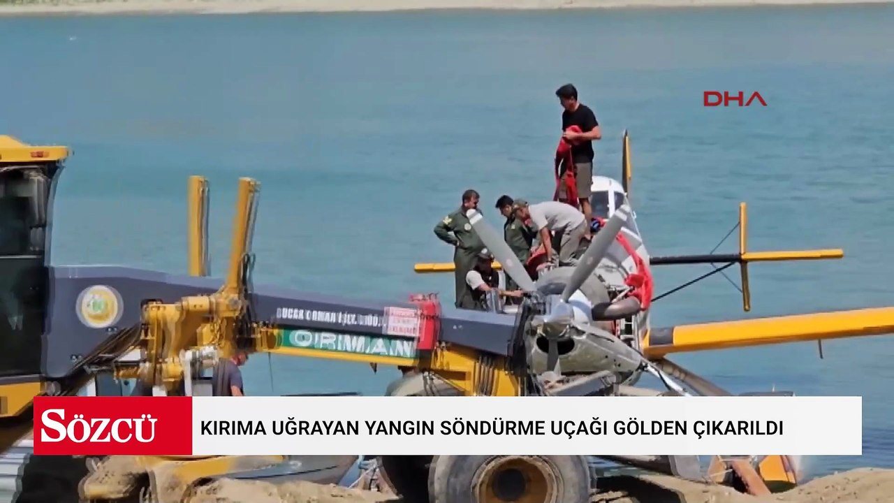Kırıma uğrayan yangın söndürme uçağı gölden çıkarıldı