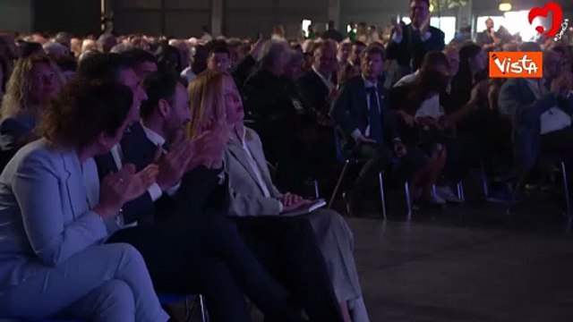 Standing ovation al Meeting di Rimini, Meloni si commuove
