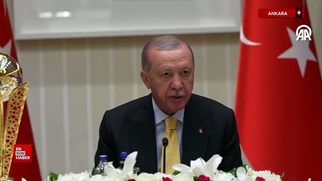 Cumhurbaşkanı Erdoğan, Yüksekovaspor Kadın Futbol Takımı'nı Cumhurbaşkanlığı Külliyesi'nde kabul etti