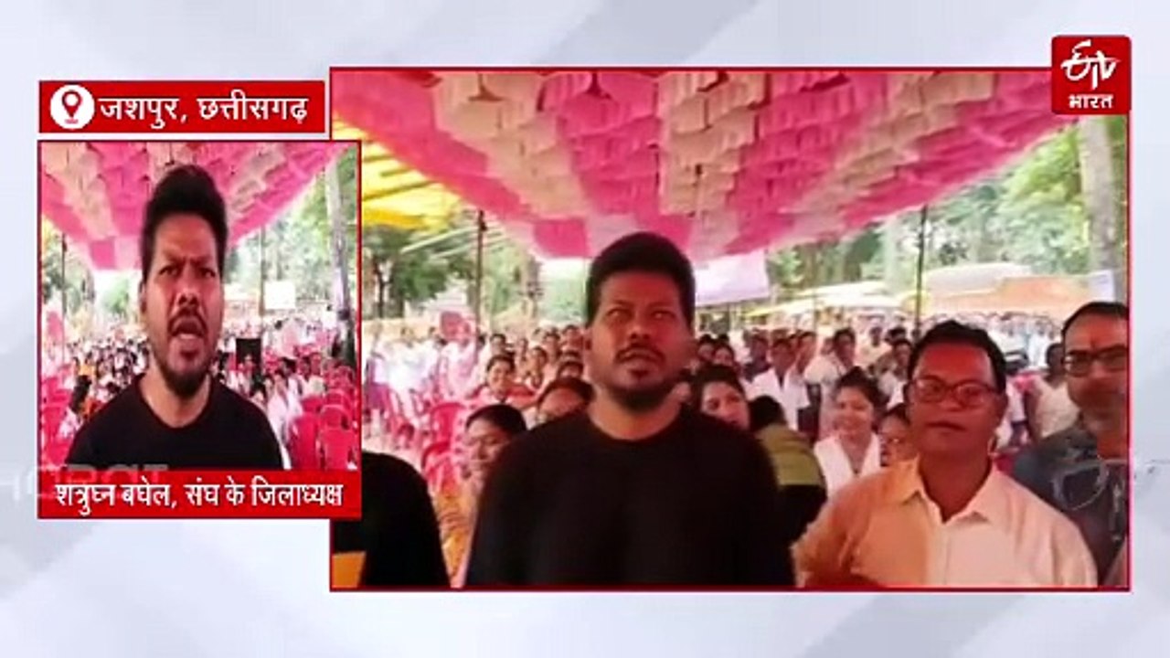 एनएचएम संविदा कर्मियों ने मुंडन कराकर जताया विरोध, सरकार पर मांगें नहीं मानने का आरोप