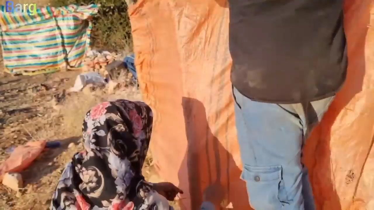 Hi watch a nomadic life of two couples