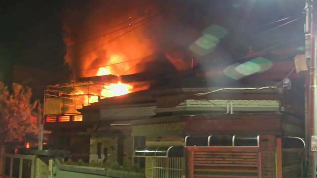 인천시 숭의동 주택 화재...2층에서 발화 추정 / YTN