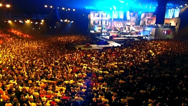 MEDLEY SÉDUCTION — Clerc, Jenifer / Darmon, Zenatti / Cabrel, Maurane / Maunier, Robin / Laroque, Keim | Les Enfoirés 2006 : “Le village des Enfoirés” | Le concert, DVD-2 | Ville de Lyon