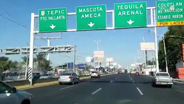 Cuatro órdenes de aprehensión contra propietarios de anuncios espectaculares informa el gobernador