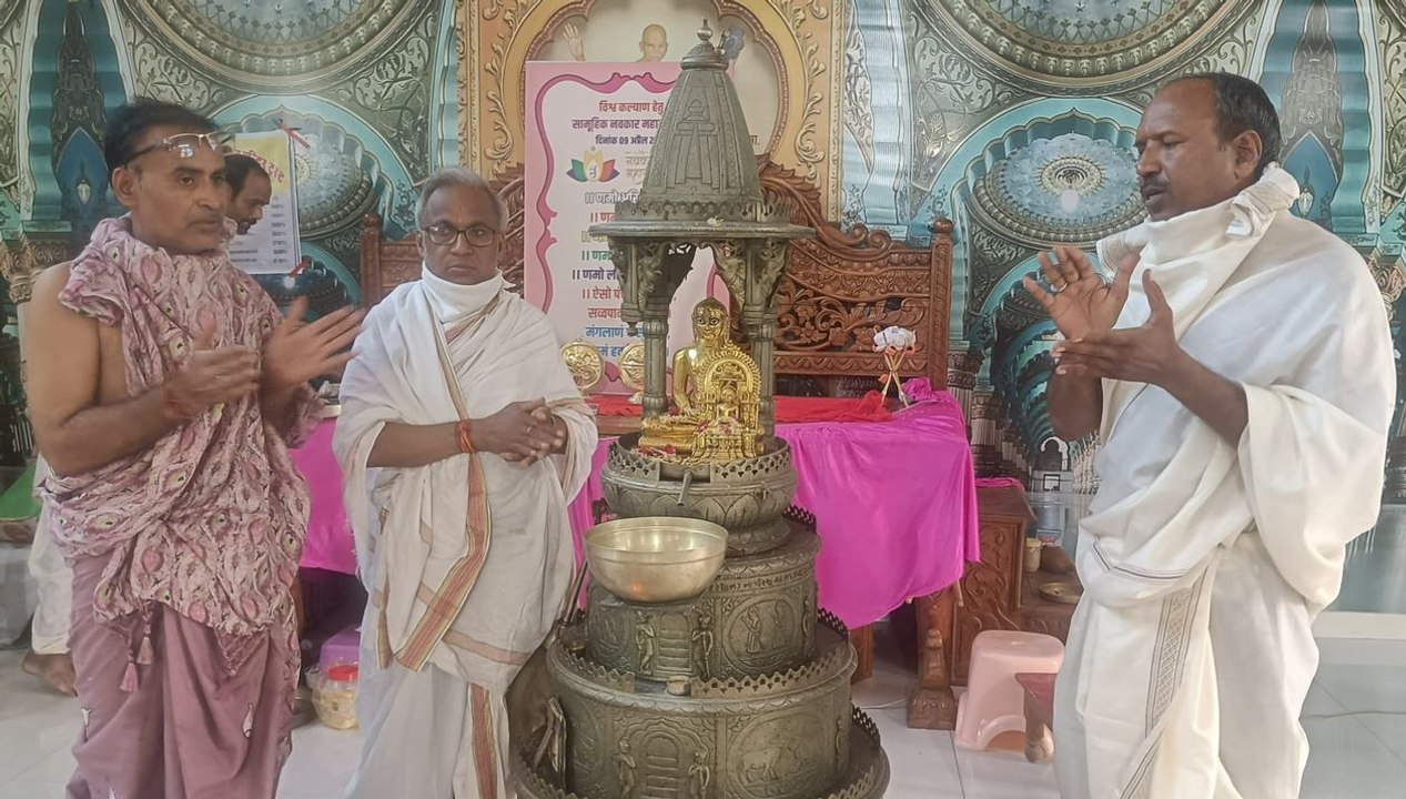पयुर्षण पर्व: भगवान महावीर के किए अभिषेक, संवत्सरी मनाकर परस्पर मांगी क्षमा