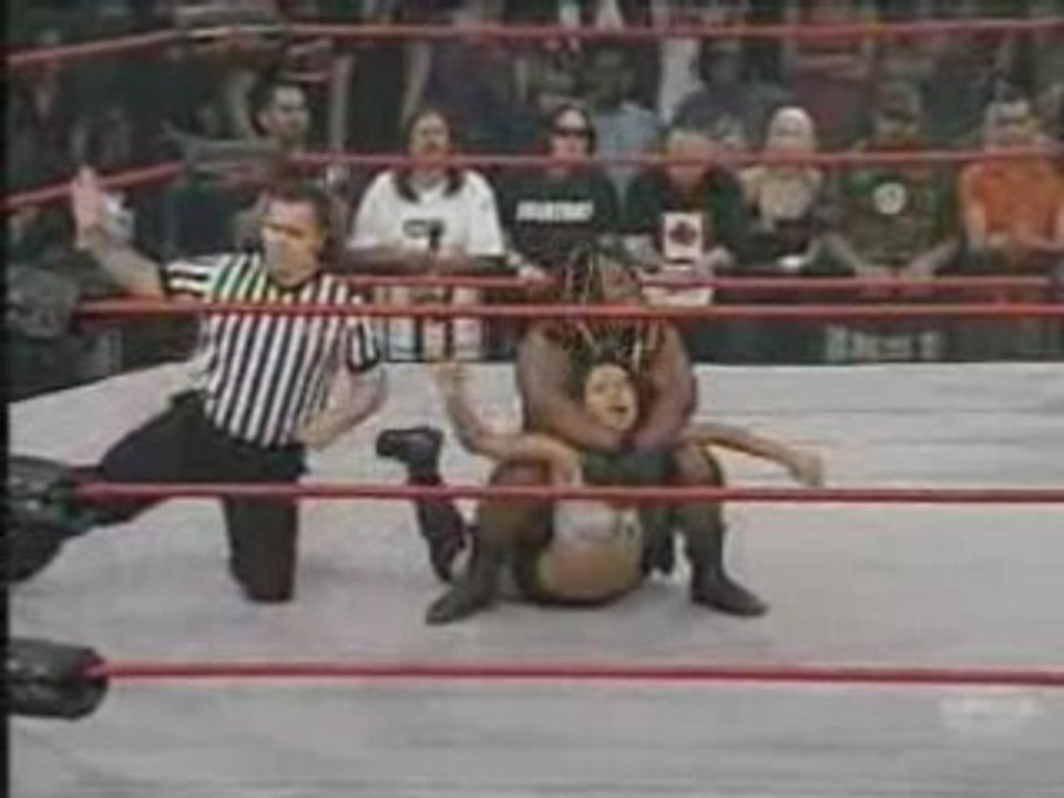 Gail Kim VS Awesome Kong IV