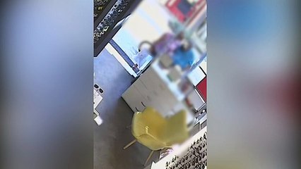 Λαμία: Αναγνωρίστηκε το ζευγάρι που έκλεψε κατάστημα οπτικών