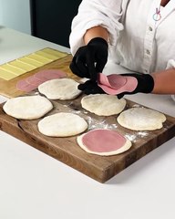 Hot from the oven cheese cups 🔥🧀