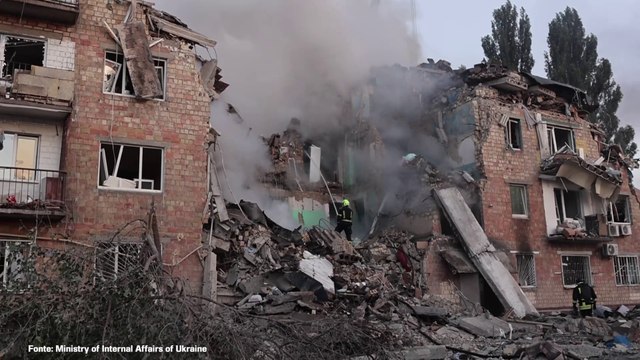 Attacco russo su Kiev nella notte, 15 i morti e decine di feriti