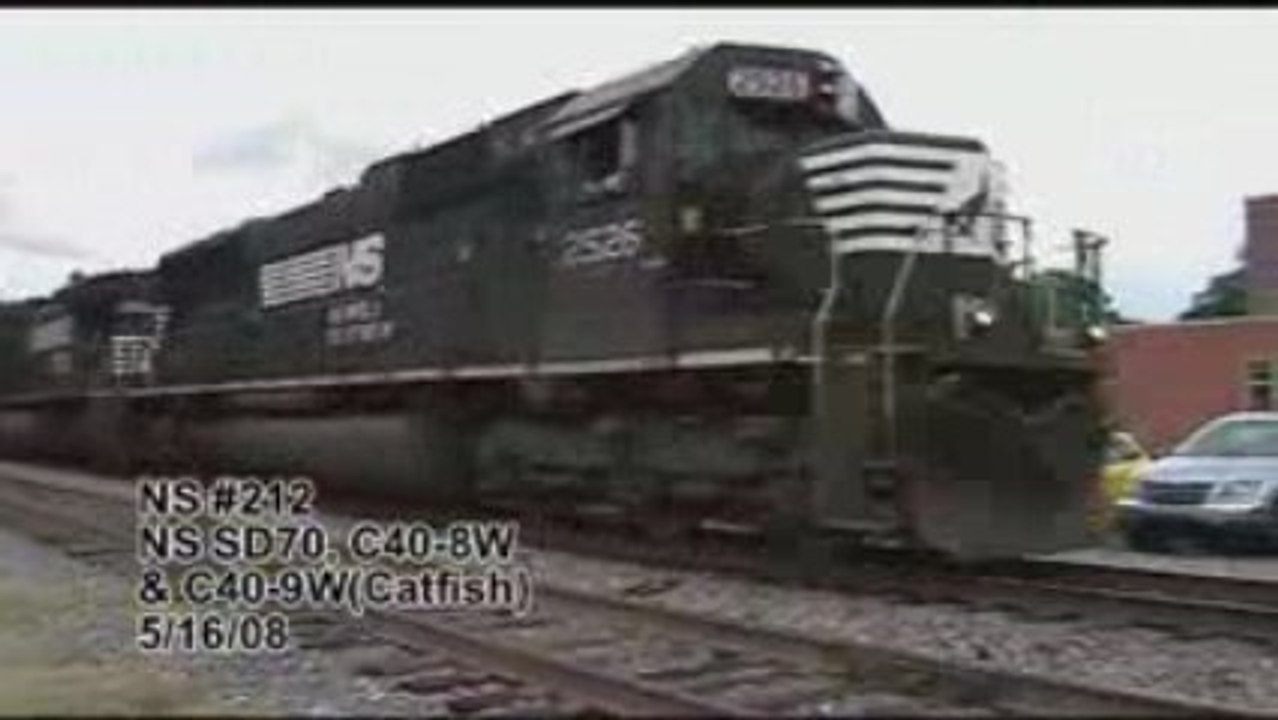 NS #212 W/ SD70 #2526