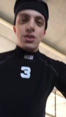 Anyme fait l’intro du vlog d’août de Léna Situations 🤣