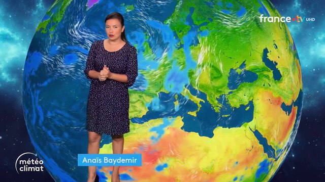 Anaïs Baydemir - France 2 du 28/08/2025 - Alertes orages : la France sous l'influence de l'ex-ouragan Erin ⛈️