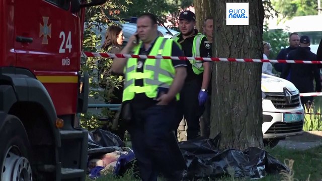 Число жертв российских ударов по Киеву выросло до 18, среди них дети