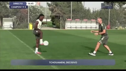 Camavinga ya toca balón