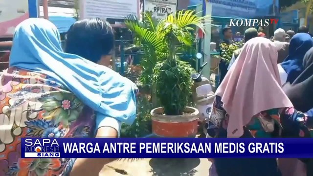 Pria Gendong Ibunya yang Sakit demi Dapat Layanan Medis Gratis di Jatinegara