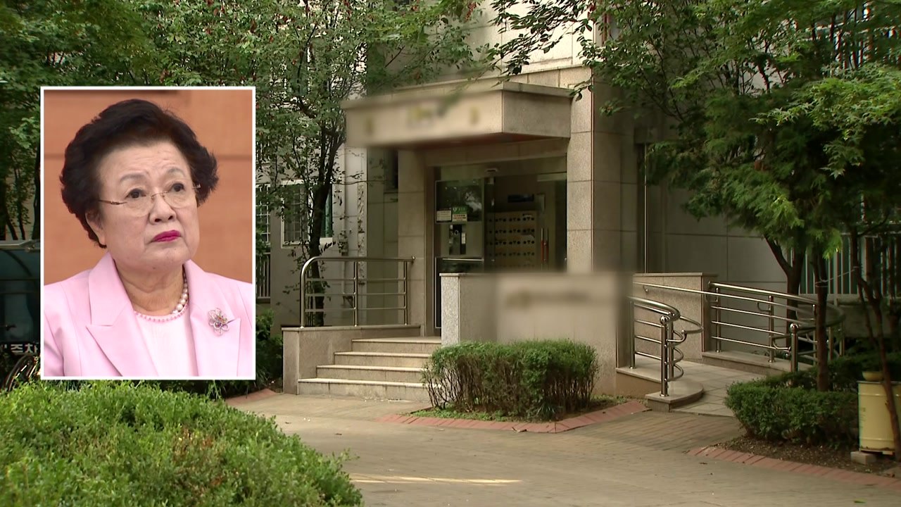 김건희 특검, '금거북이 수수 의혹' 이배용 국가교육위원장 압수수색 / YTN