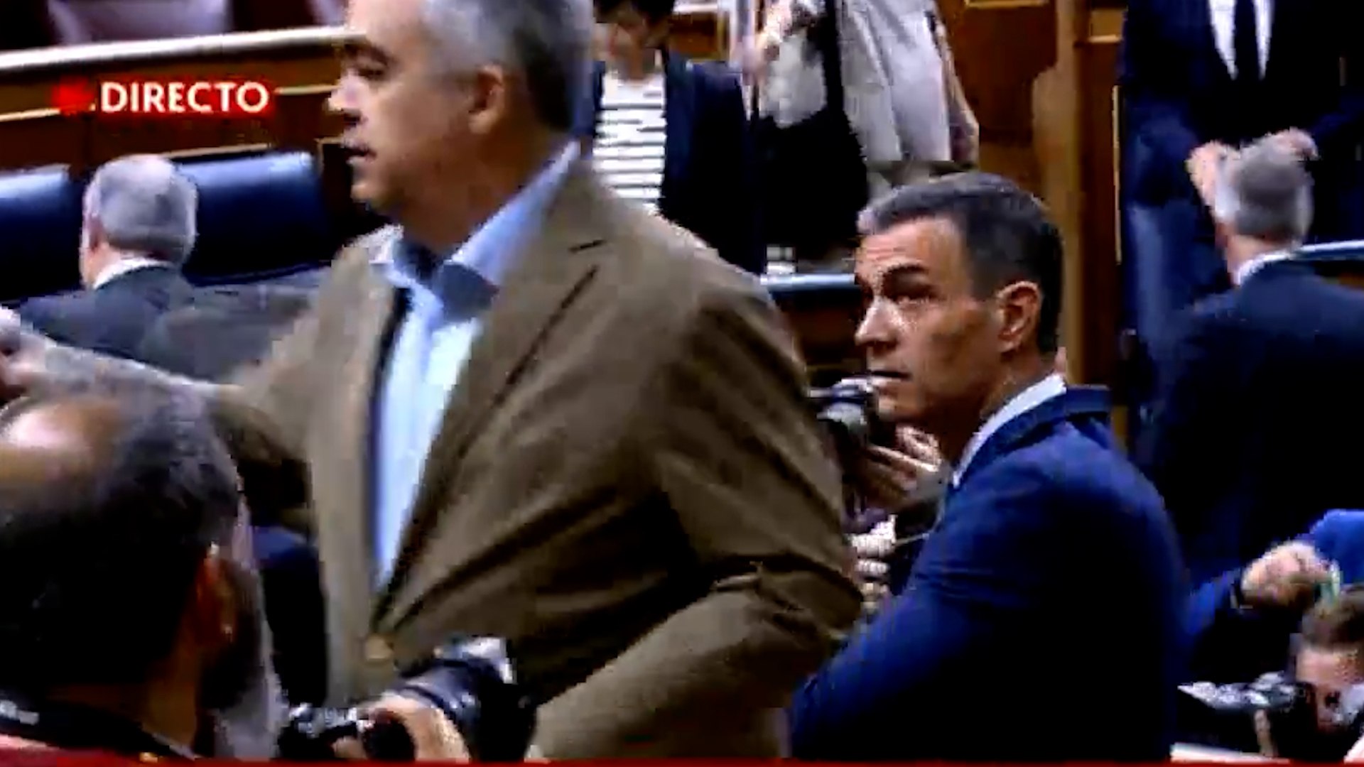 Las c�maras del Congreso de los Diputados este momento que no ha pasado desapercibido para los ciudadanos y que pronto se viraliz� en las redes sociales.