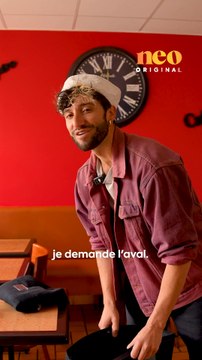 « C’est un vrai havre de repos pour les routiers, ça leur fait une pause bienvenue ». Photographe documentaire, Guillaume Blot fait le tour de France des relais routiers, lieux de pause et d’humanité ! 🚗👥