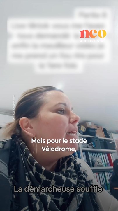 Sophia ne raccroche jamais au nez des démarcheurs… Elle les taquine ! Avec ses réponses pleines d’humour, elle transforme ses appels en sketchs et ça fait vibrer les réseaux sociaux ! ☎️✨