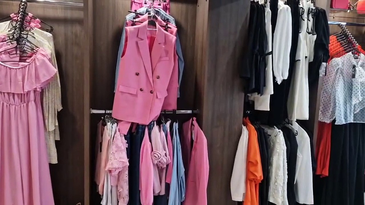 Inside 'Yelo Ribon' - Buncrana's new clothing store for women
