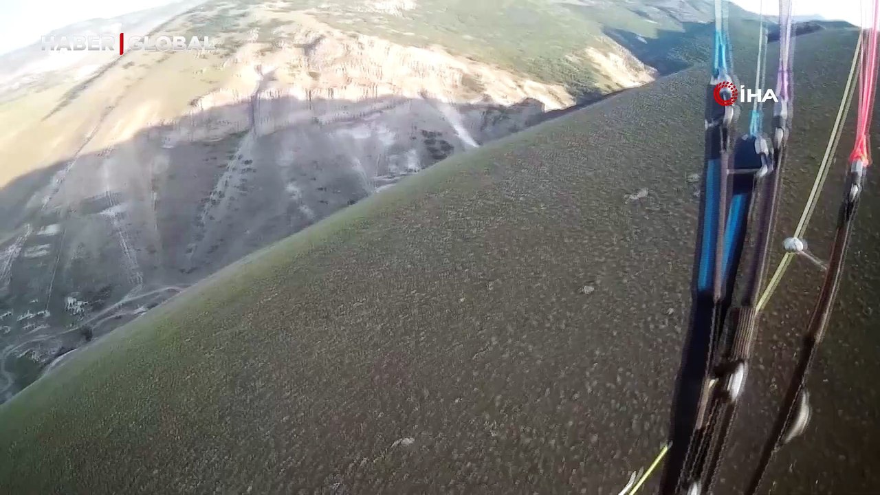 Paraşütü ile uçtuğu Narlıgöl’ü kuş bakışı kaydetti
