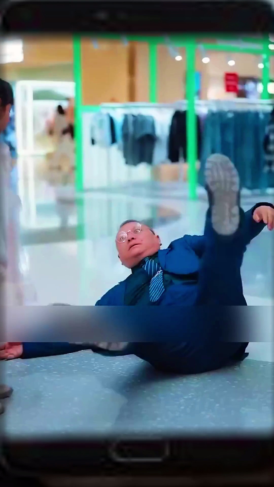  Pemuda ini menikah dengan ceo cantik karena dipaksa sistem part 2