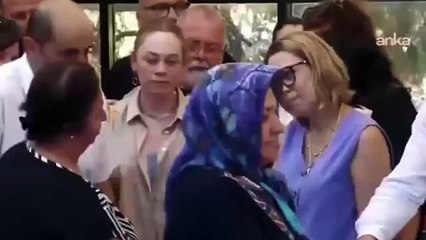 Demet Evgar'dan Manisa'da Ferdi Zeyrek için taziye ziyareti