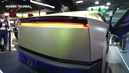 Musk'ın sürücüsüz taksi hizmeti sunacak aracı Cybercab görüntülendi