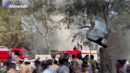 Inde : un avion d'Air India s'écrase sur une zone résidentielle avec 242 personnes à bord