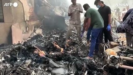 Aereo caduto in India, soccorsi a lavoro: "un passeggero ancora vivo"