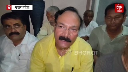 अहमदाबाद विमान हादसा: आगरा के दंपति भी थे फ्लाइट में सवार, अकोला स्थित घर पर जुटने लगे परिजन