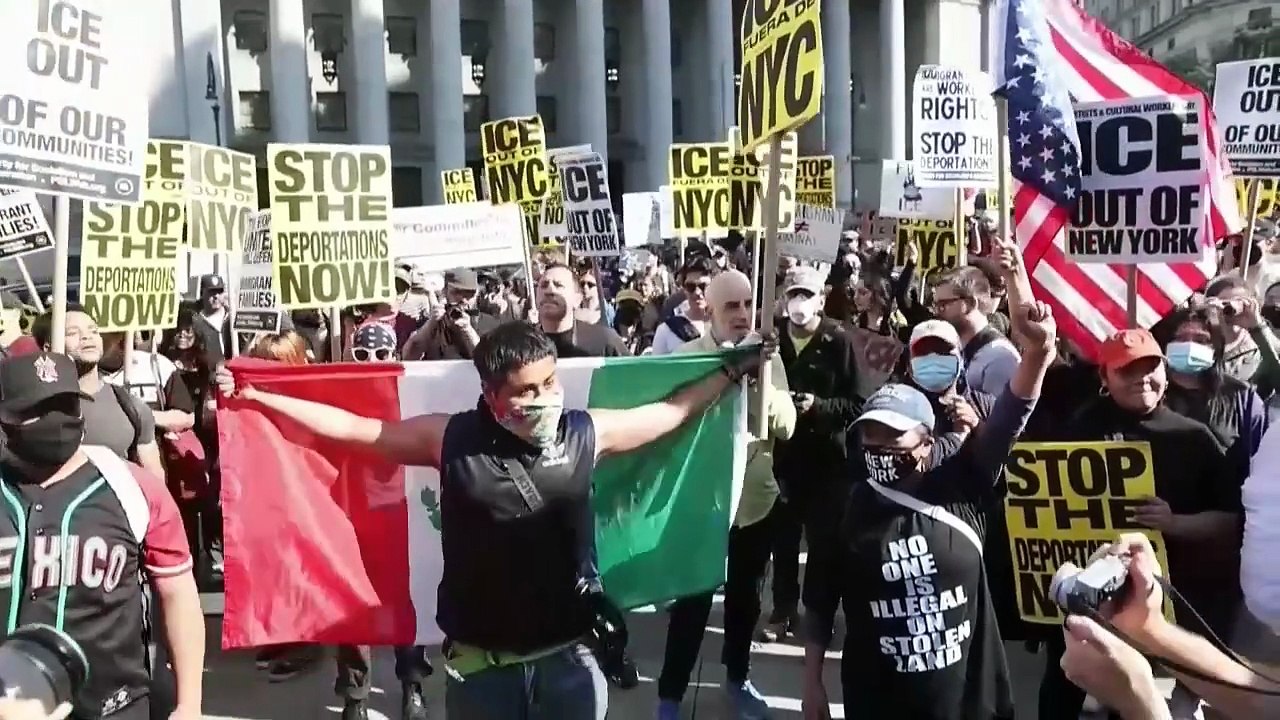 Decenas de arrestados en protestas contra las redadas migratorias en varias ciudades de EE.UU.