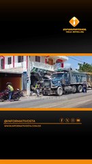 Camión fuera de control irrumpe en cafetería frente a la UASD Barahona