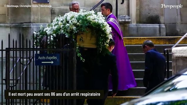 Carole Bouquet présente pour accompagner son ex-compagnon Francis Giacobetti une dernière fois, elle a épaulé leur fils Louis dans l'épreuve