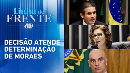 Hugo Motta avisa STF que bloqueou verbas e salário de Carla Zambelli | LINHA DE FRENTE