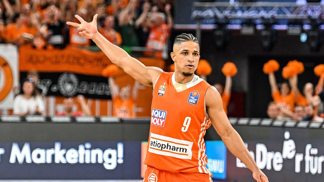 Dreier-Show und krachende Dunks! Ulm macht Final-Einzug perfekt