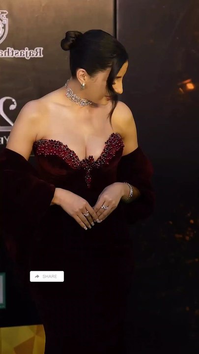 Nora Fatehi Makes an Appearance at ZeeTV Party Mumbai 🎉💃🏻👗  #norafatehi #Nora #bollywood #actresses