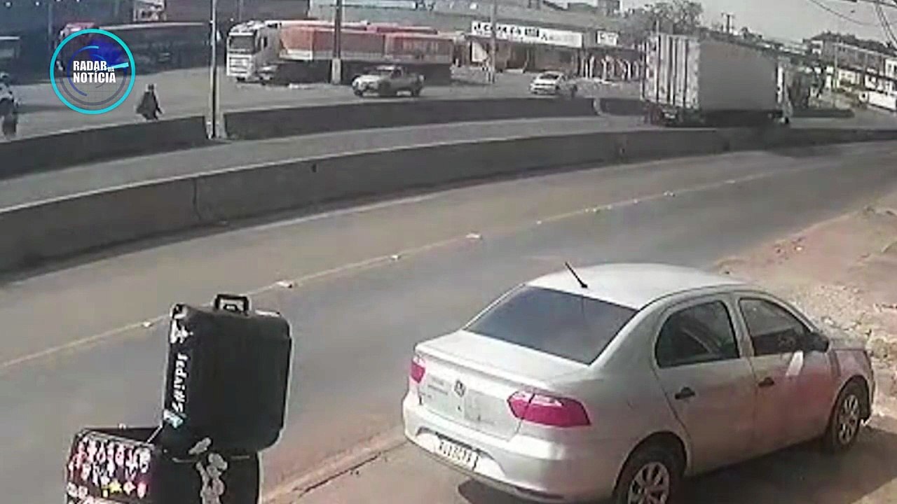Impressionante - jovem é atropelado por caminhão enquanto atravessava marginal da BR-373