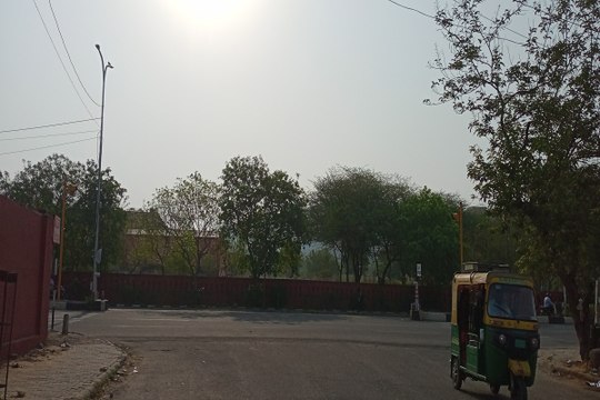 Rajasthan Weather : जयपुर में गर्मी के तीखे तेवर, सुबह से चल रही गर्म हवाओं से आमजन बेहाल