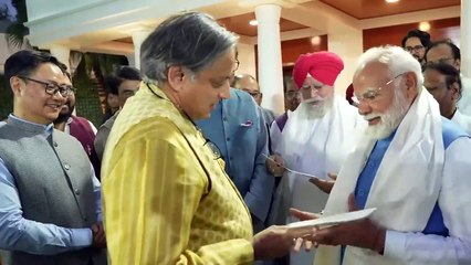 PM Modi meets delegation members who represented India in different countries