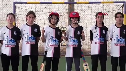 Türkiye'nin minik Mor Menekşeleri başarıdan başarıya koşuyor...