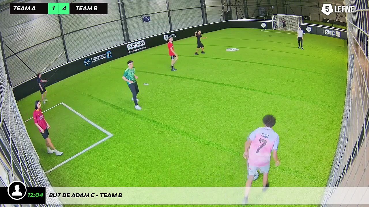 But de Adam C - Team B