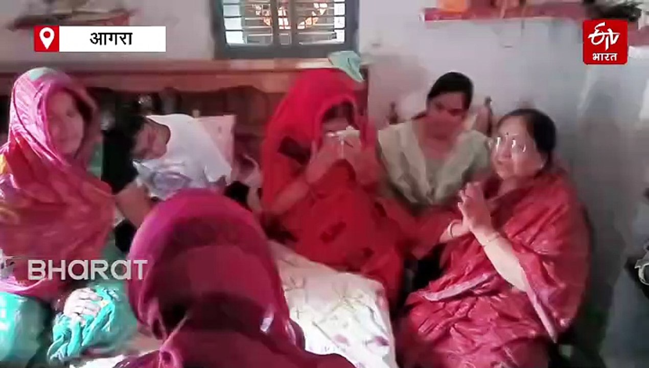 अहमदाबाद विमान हादसा; आगरा में नीरज लवानिया के गांव में मातम, परिजन बोले- राम-लक्ष्मण की जोड़ी टूट नहीं सकती
