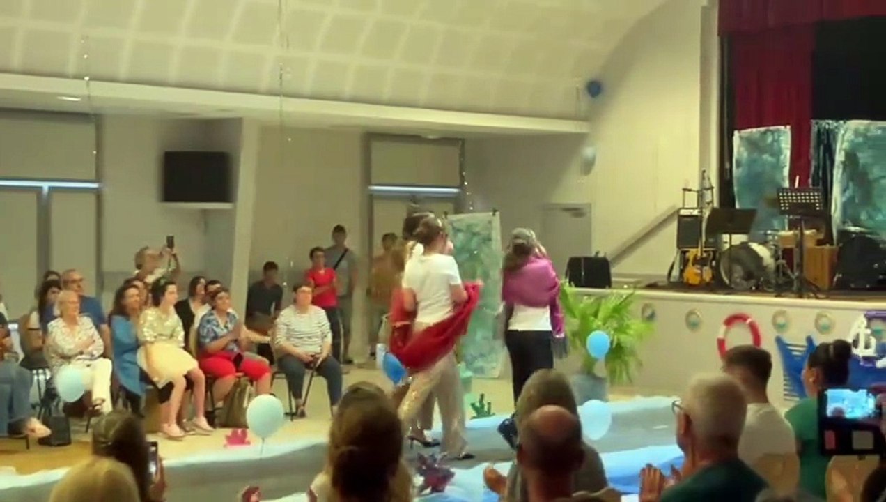 Aux Sables-d'Olonne, les lycéens et des handicapés dans un même défilé de mode, comme des pros !