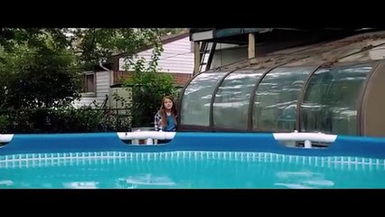 A Young Woman is Hunted by a Slow Walking Being 24_7 After a Night Together With a Mysterious Boy