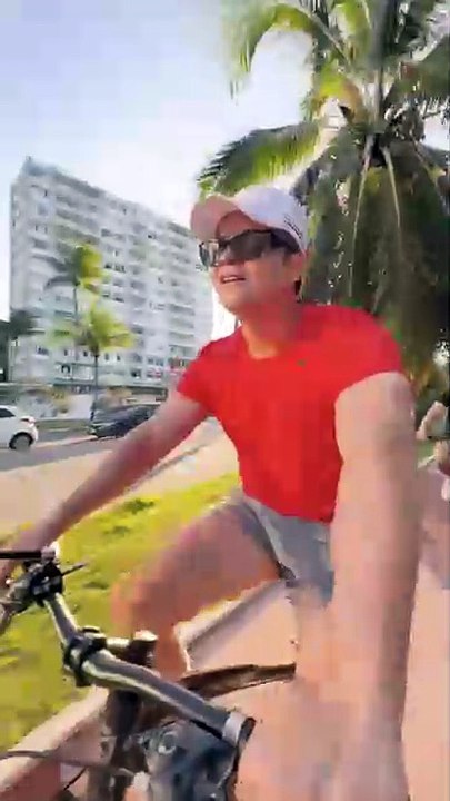 Matheus, da dupla com Kauan, invade casamento e canta música para os noivos