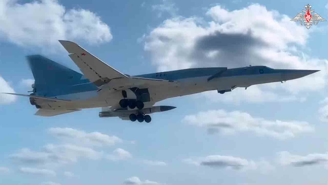 영상: 우크라이나의 공격 이후, 러시아 Tu-22M3 폭격기 발트해 상공 비행